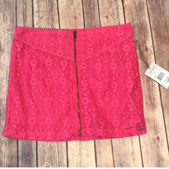 { Volcom } NWT hot pink laced skirt - Picture 2 of 4